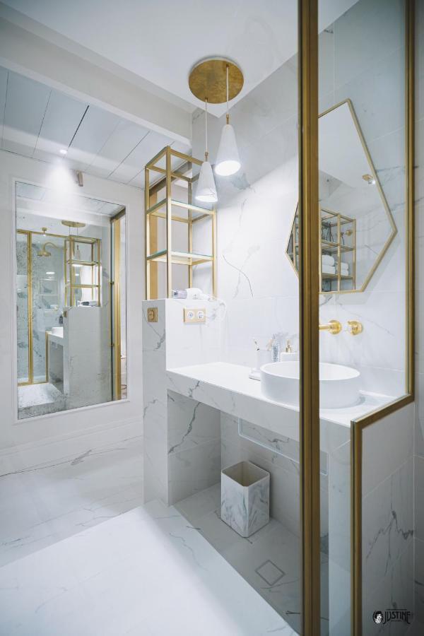 Suite Kintsugi By Justine Apartments Apartamento Turistico En Madrid Rio Εξωτερικό φωτογραφία